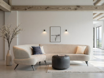 Bank Betis - mito desert - aanbouwelement 2,5 zits arm links - 3 zits arm rechts - met onze poef Udine Halfronde bank met uitnodigend zitcomfort