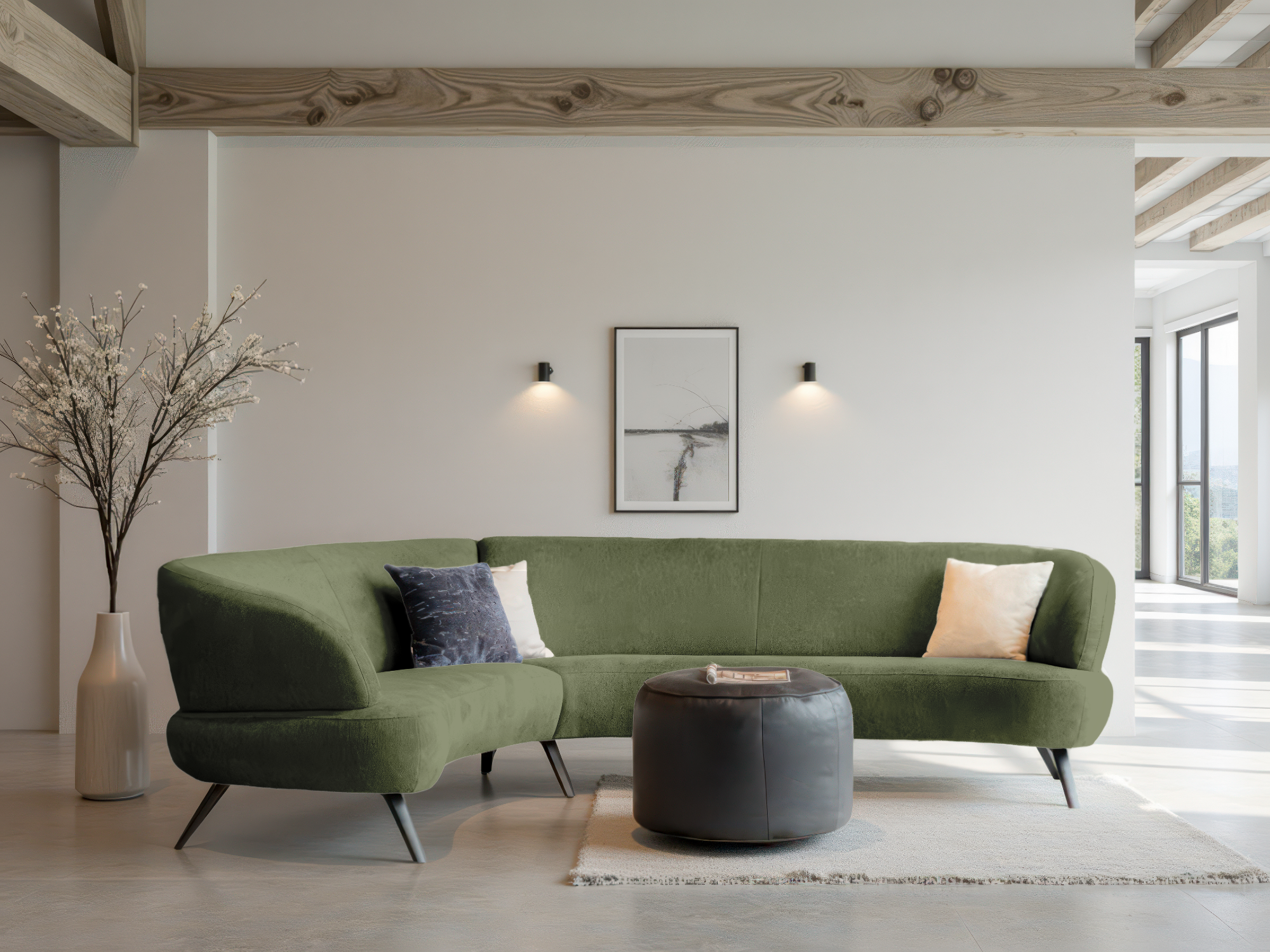 Donkergroene bank met zachte rondingen en stevige rugleuning