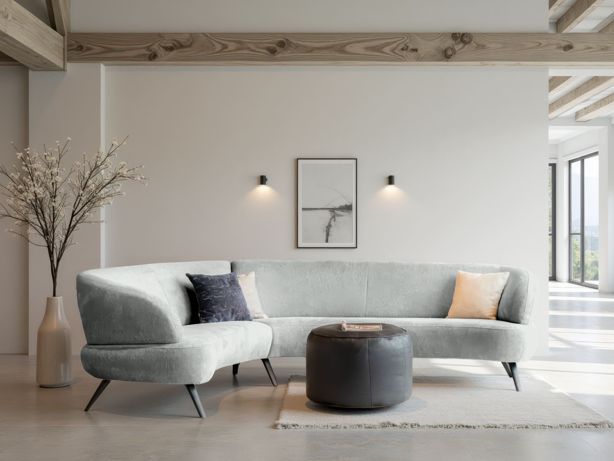 Lichtgrijze stoffen bank met moderne, afgeronde vormgeving