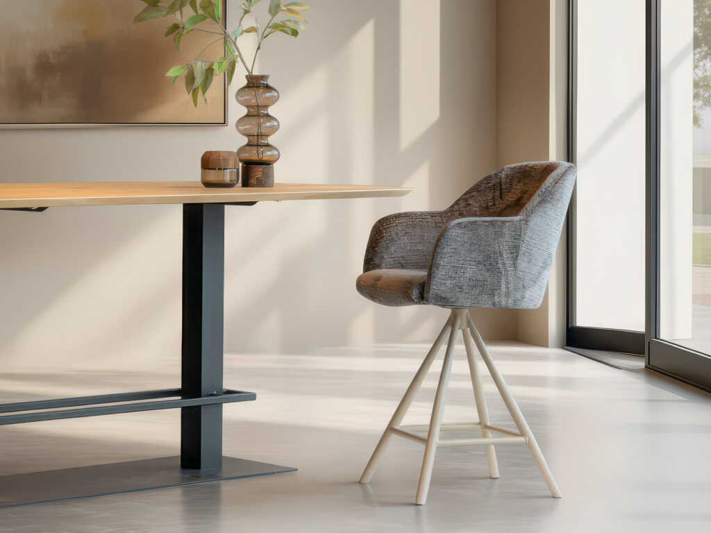 Barkruk met antracietgrijze bekleding en stalen poot