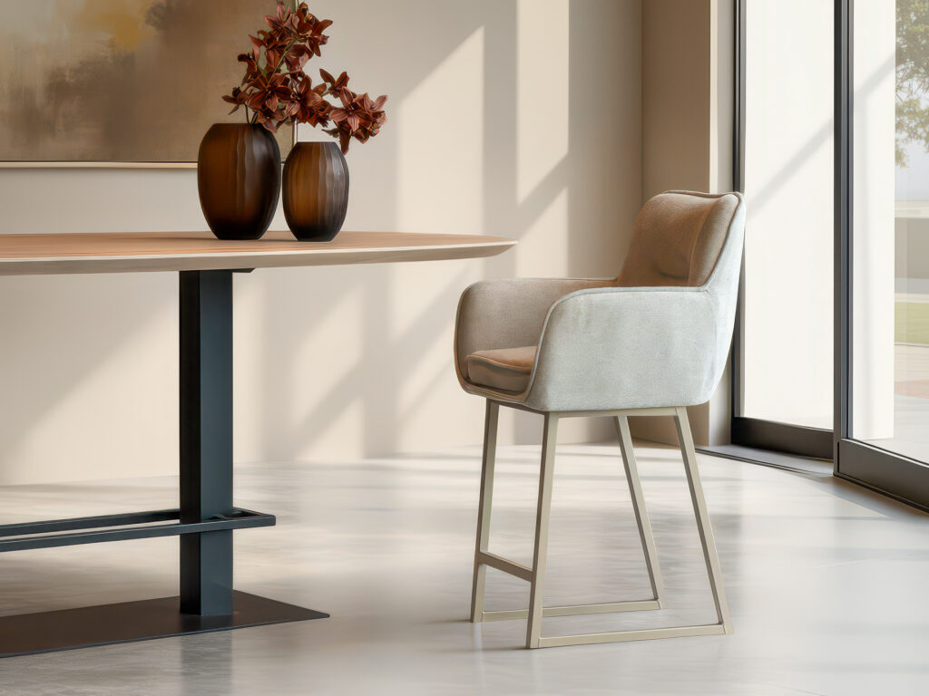 Subtiel vormgegeven barkruk voor moderne interieurs