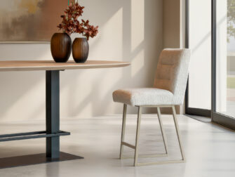 Barkruk met moderne uitstraling en rechte rugleuning