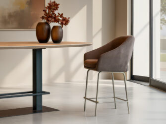 Stijlvolle barkruk met ronde vormen en fijn zitcomfort