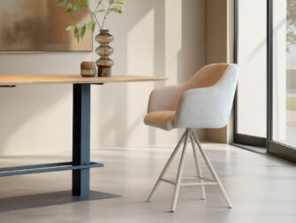 Comfortabele design barkruk met armleuningen en draaibare zitting