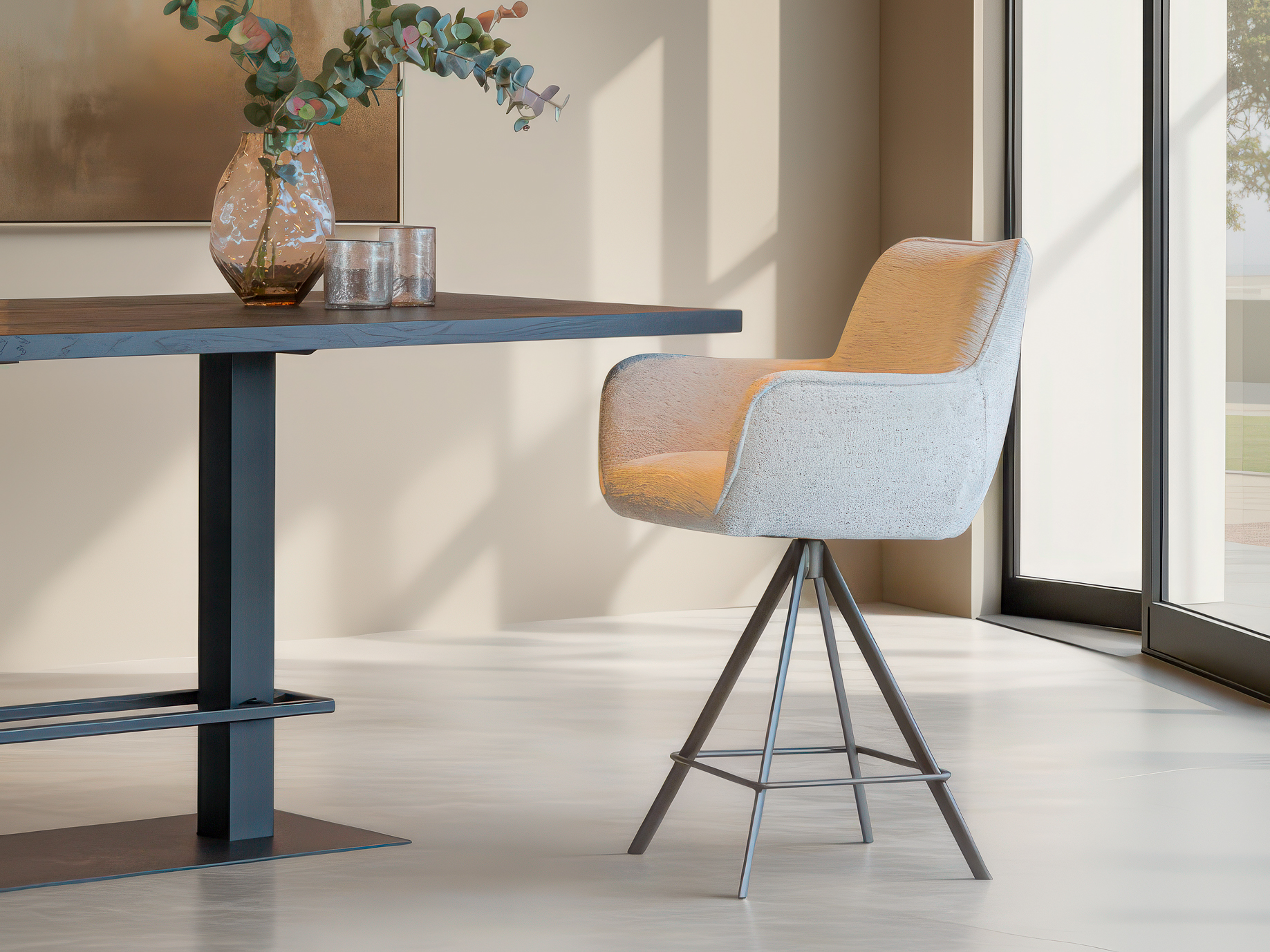 Barkruk met armleuningen, geschikt voor lange zitmomenten