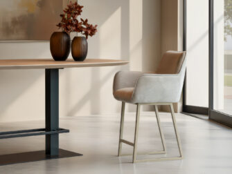 Barkruk met tijdloos design en ergonomische vorm