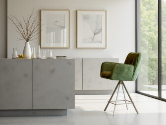 Design barkruk met rechte lijnen en strakke afwerking