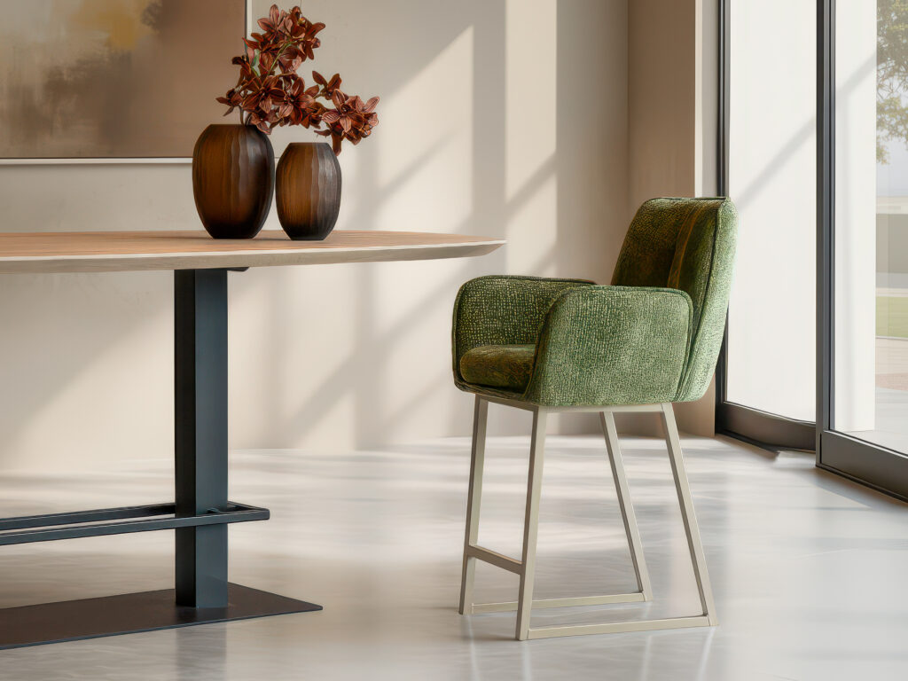 Minimalistische barkruk met moderne uitstraling