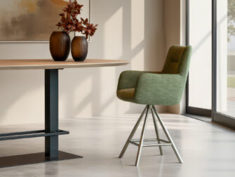 Elegante barkruk met hoge rug voor extra ondersteuning