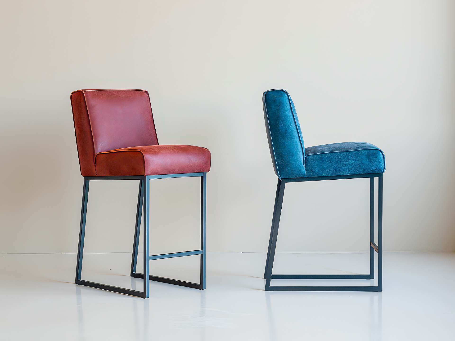 Barkrukken Pesara - zithoogte 69cm - africa leer theater red - africa leer baltico