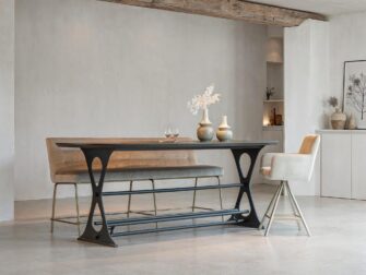 Design bartafel met een warme uitstraling en krachtige basis