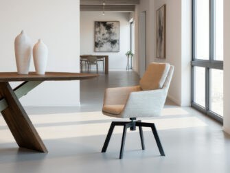 Moderne eetkamerstoel met zachte zitting op een onderstel van gepoedercoat metaal