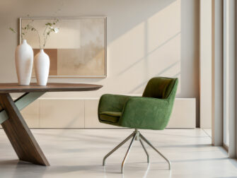 Draaibare eetkamerstoel met comfortabele kuipzitting en armleuningen