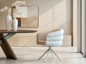 Elegante stoel met draaivoet, ideaal voor moderne interieurs