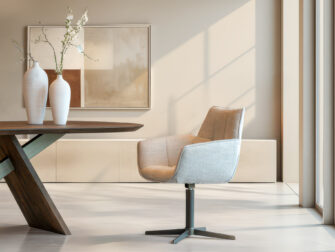 Stoel met eigentijds silhouet en praktische draaifunctie