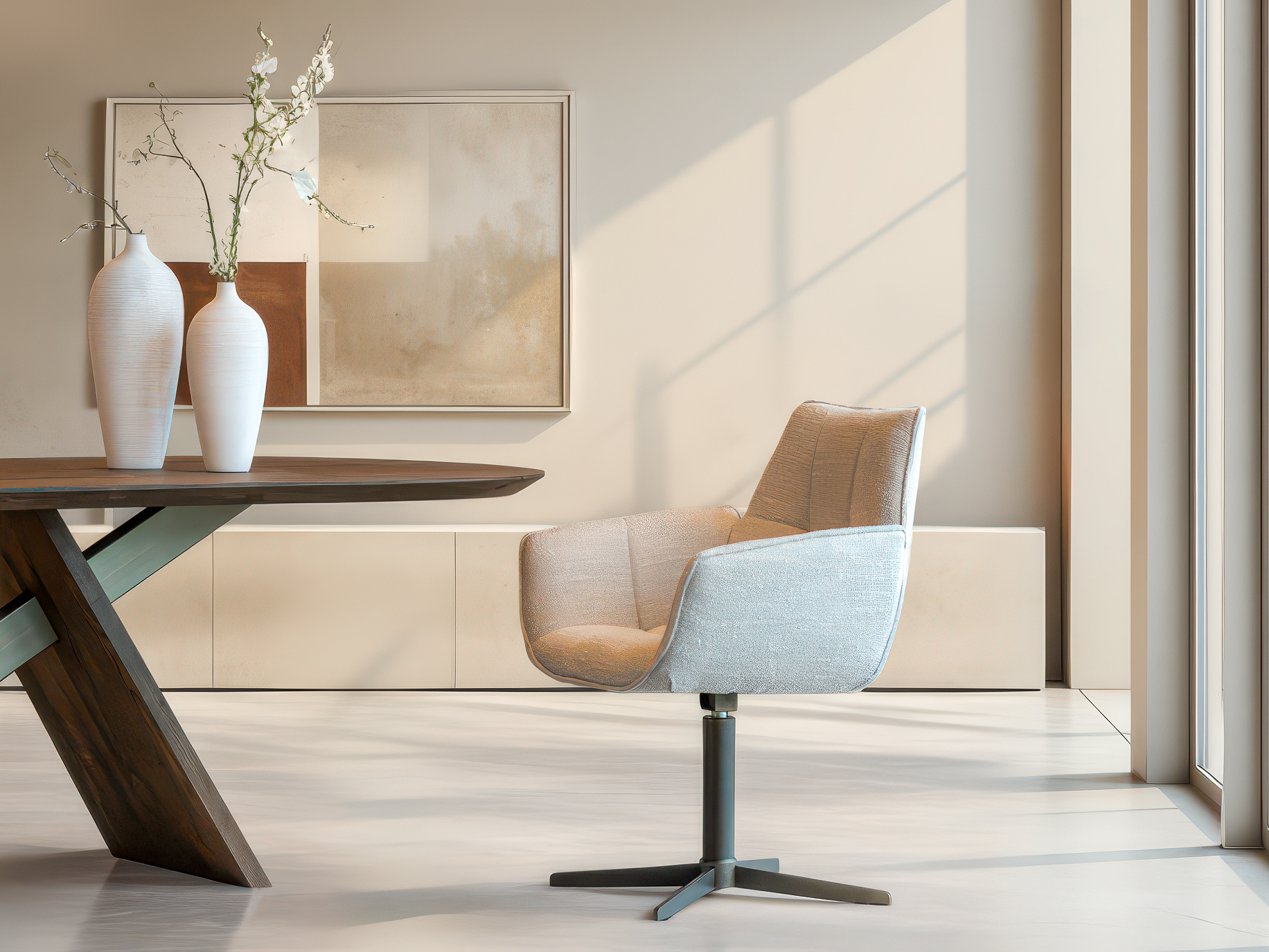 Stoel met eigentijds silhouet en praktische draaifunctie