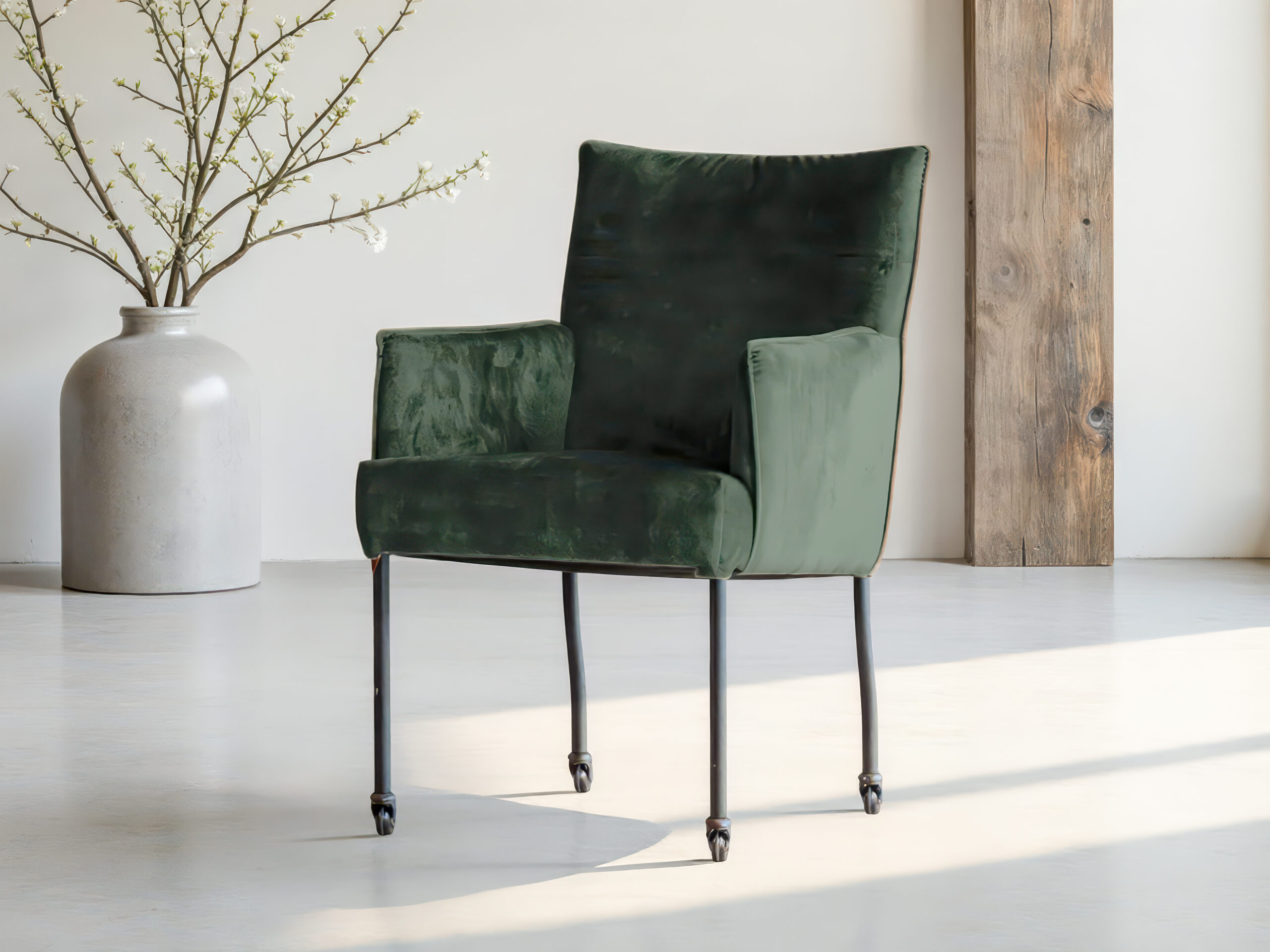 Eetkamerstoel met comfortabele zitting en rechte rug