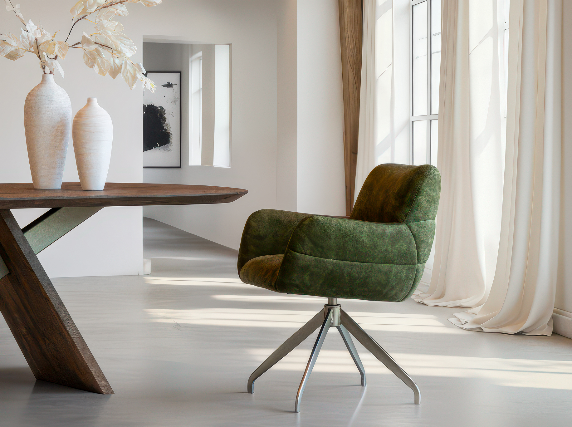 Eetkamerstoel in donkergroen fluweel met draaibare champagne voet