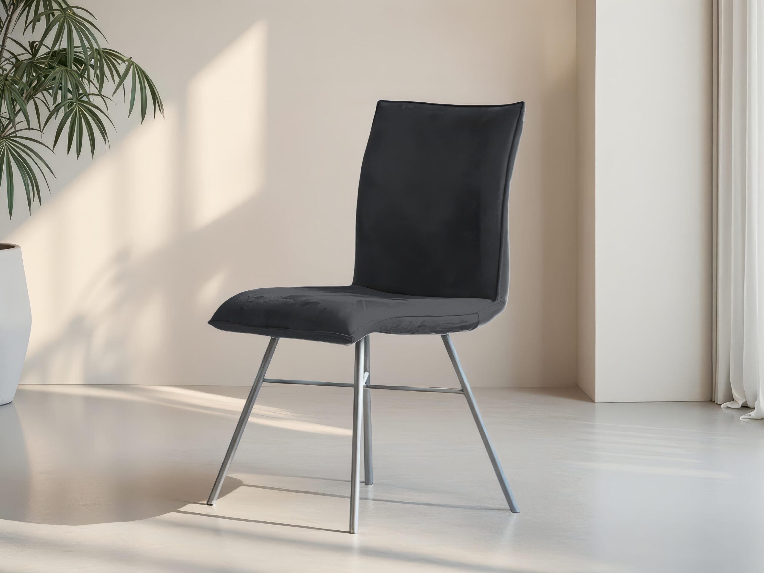 Zwarte eetkamerstoel met stabiele zwarte ronde poten en kruisframe