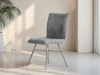 Zachte suède eetkamerstoel met stabiele basis en ronde poten