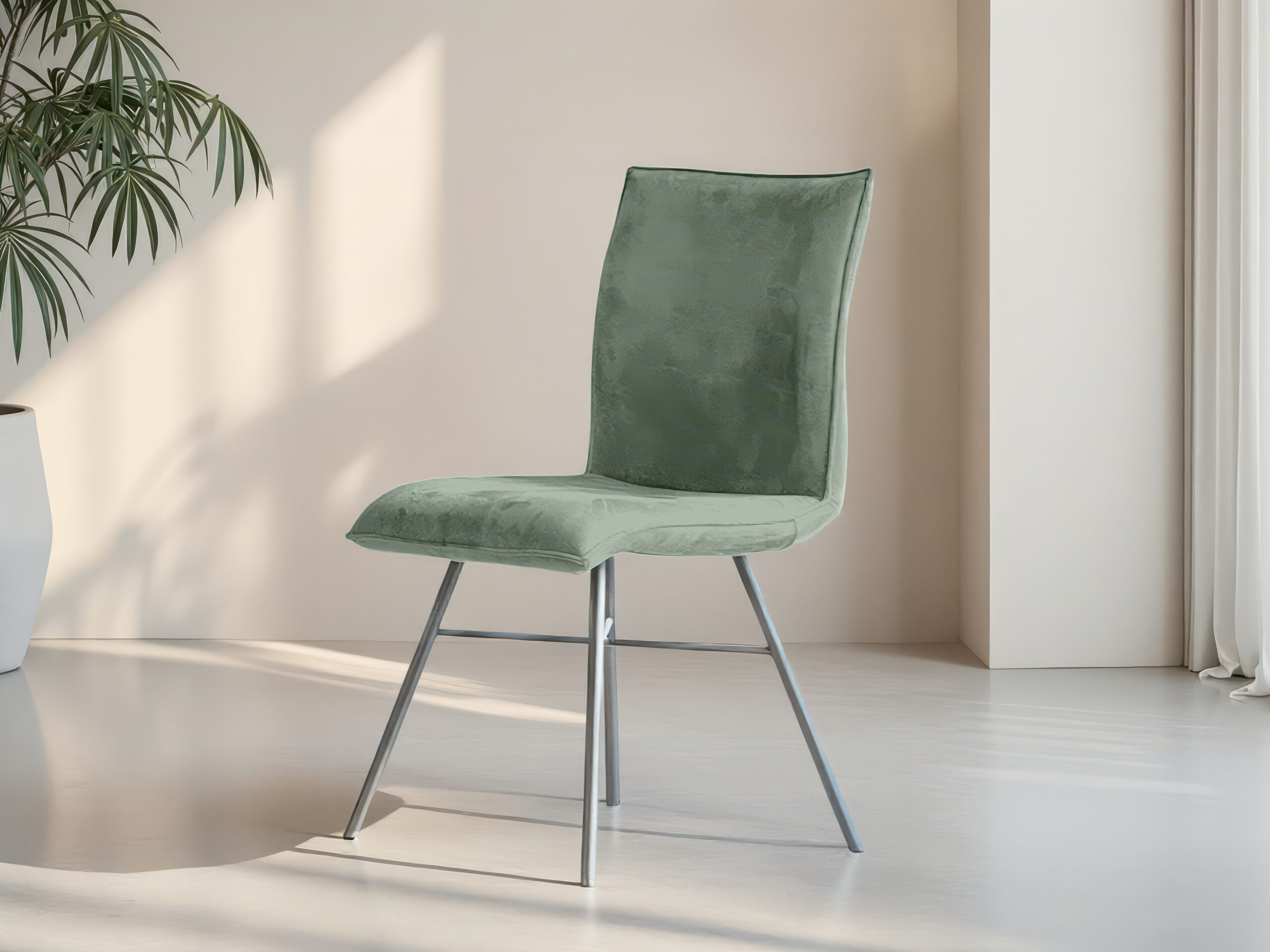 Groene eetkamerstoel met suède bekleding en ronde poten