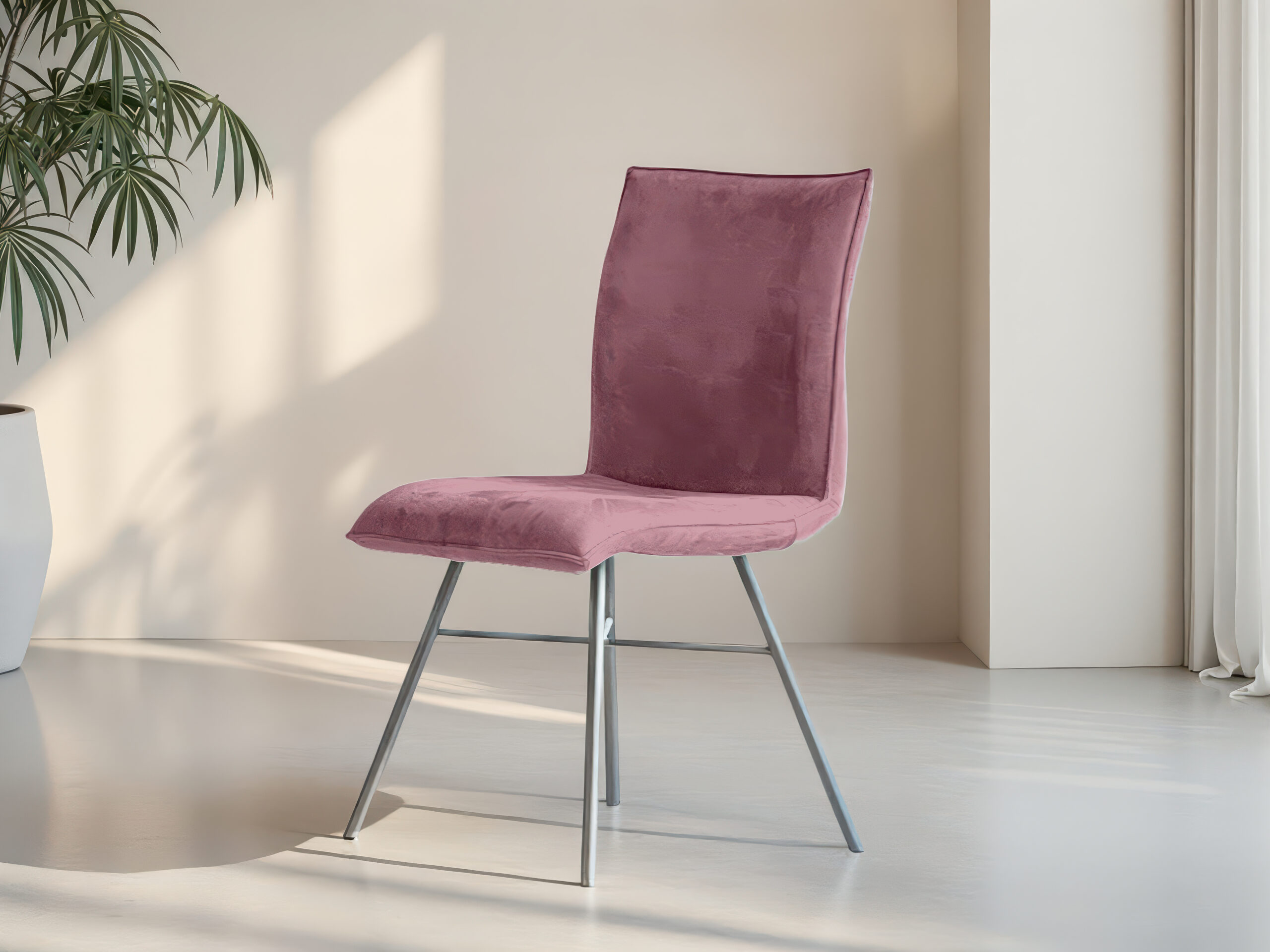 Luxe eetkamerstoel met zachte stoffering en kruisconstructie