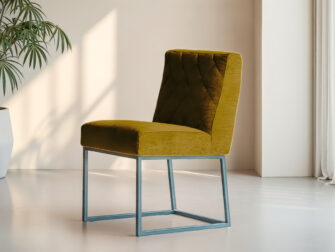 Moderne eetkamerstoel met lage rugleuning