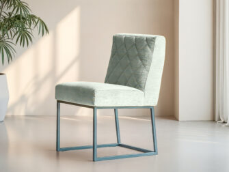 Eetkamerstoel met moderne look en gestoffeerde rug