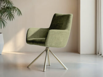 Olijfgroene eetkamerstoel met armleuningen