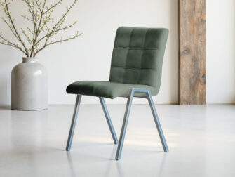 Eetkamerstoel Vertou - adore hunter - square - zonder arm Mosgroene eetkamerstoel met zachte zitting