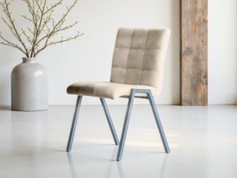 Eetkamerstoel Vertou - adore linen - square - zonder arm Crèmekleurige fluwelen stoel met industriële look