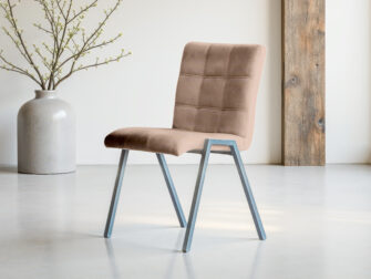 Eetkamerstoel Vertou - adore liver - square - zonder arm Lichtbruine stoffen stoel voor moderne eetkamer