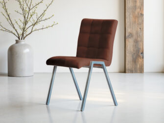 Eetkamerstoel Vertou - adore tobacco - square - zonder arm Donkerbruine stoffen stoel voor woonkamer of eetkamer