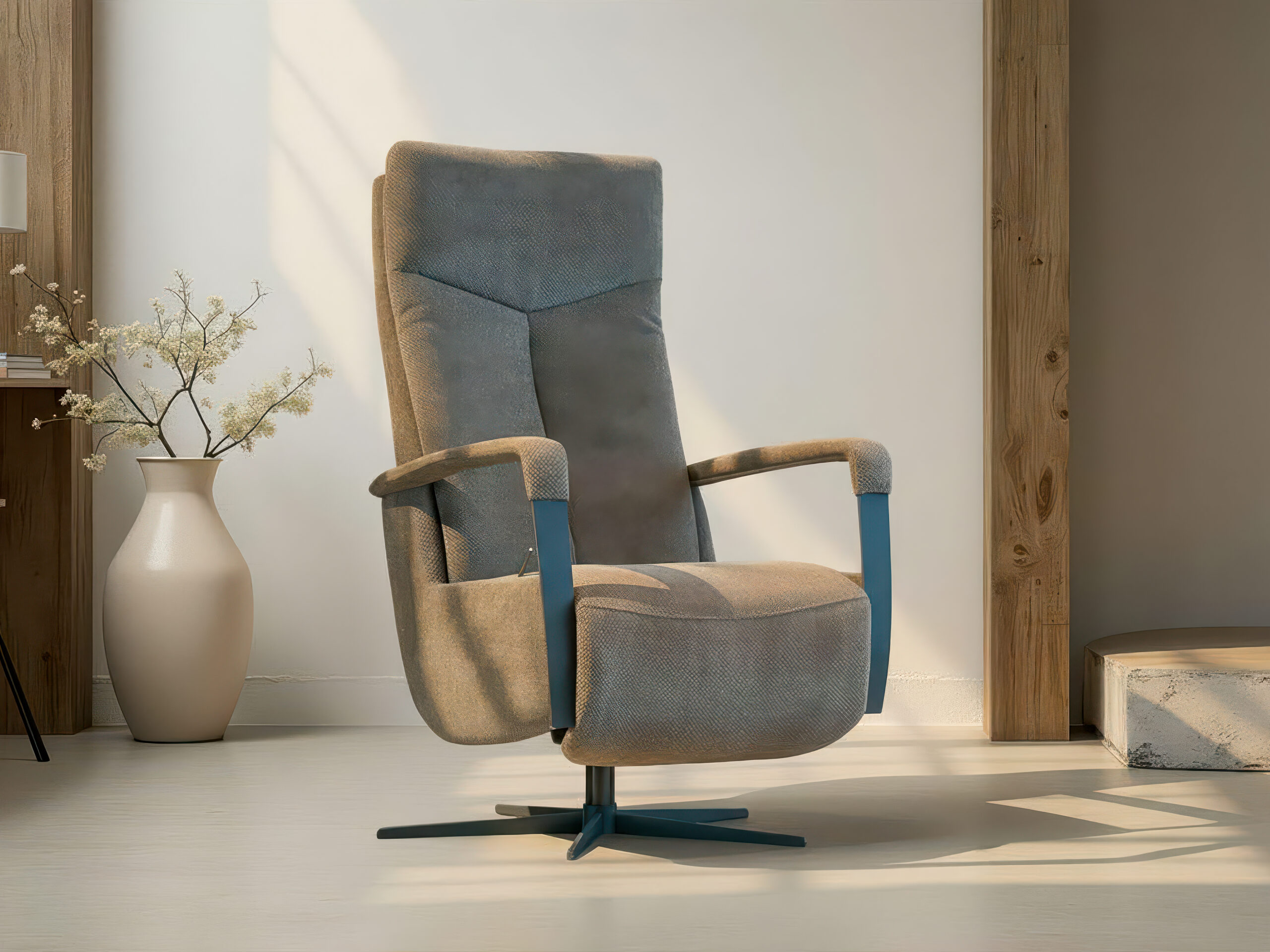 Bruin gemêleerde fauteuil en uitklapbare voetensteun