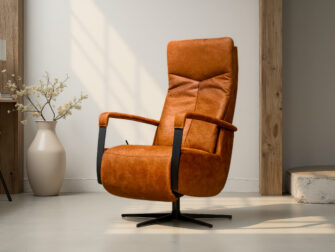 fauteuil cognac kleur met zachte bekleding