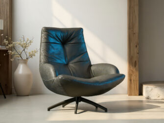 Donkere draaifauteuil met hoge rugleuning en modern design