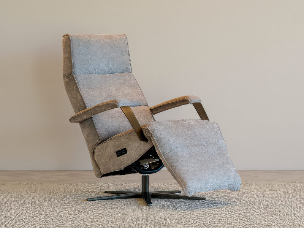 realx fauteuil met gekleurd frame en armleuningen