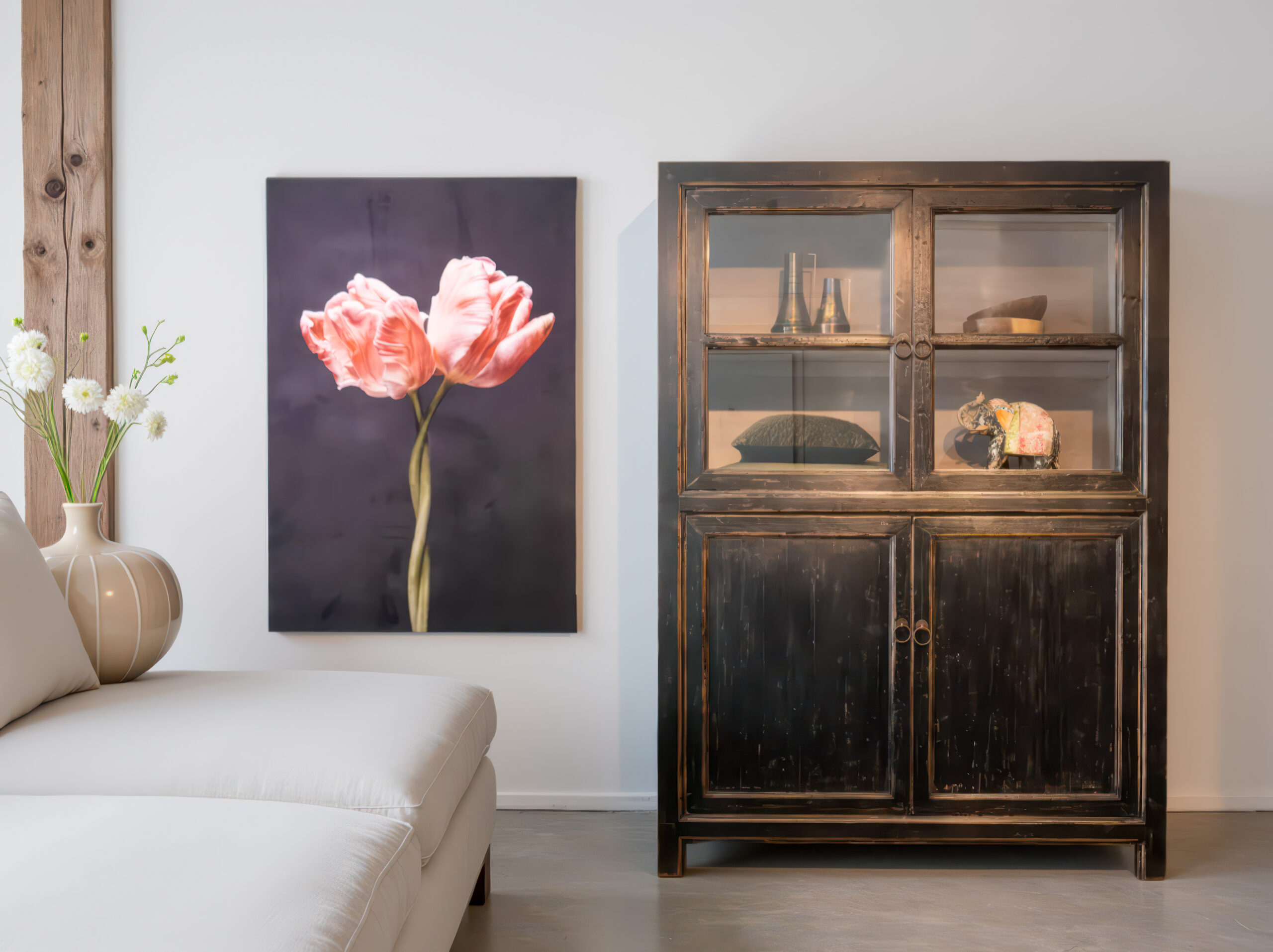 Ideaal om persoonlijke schatten en servies stijlvol te presenteren in de vitrinekast