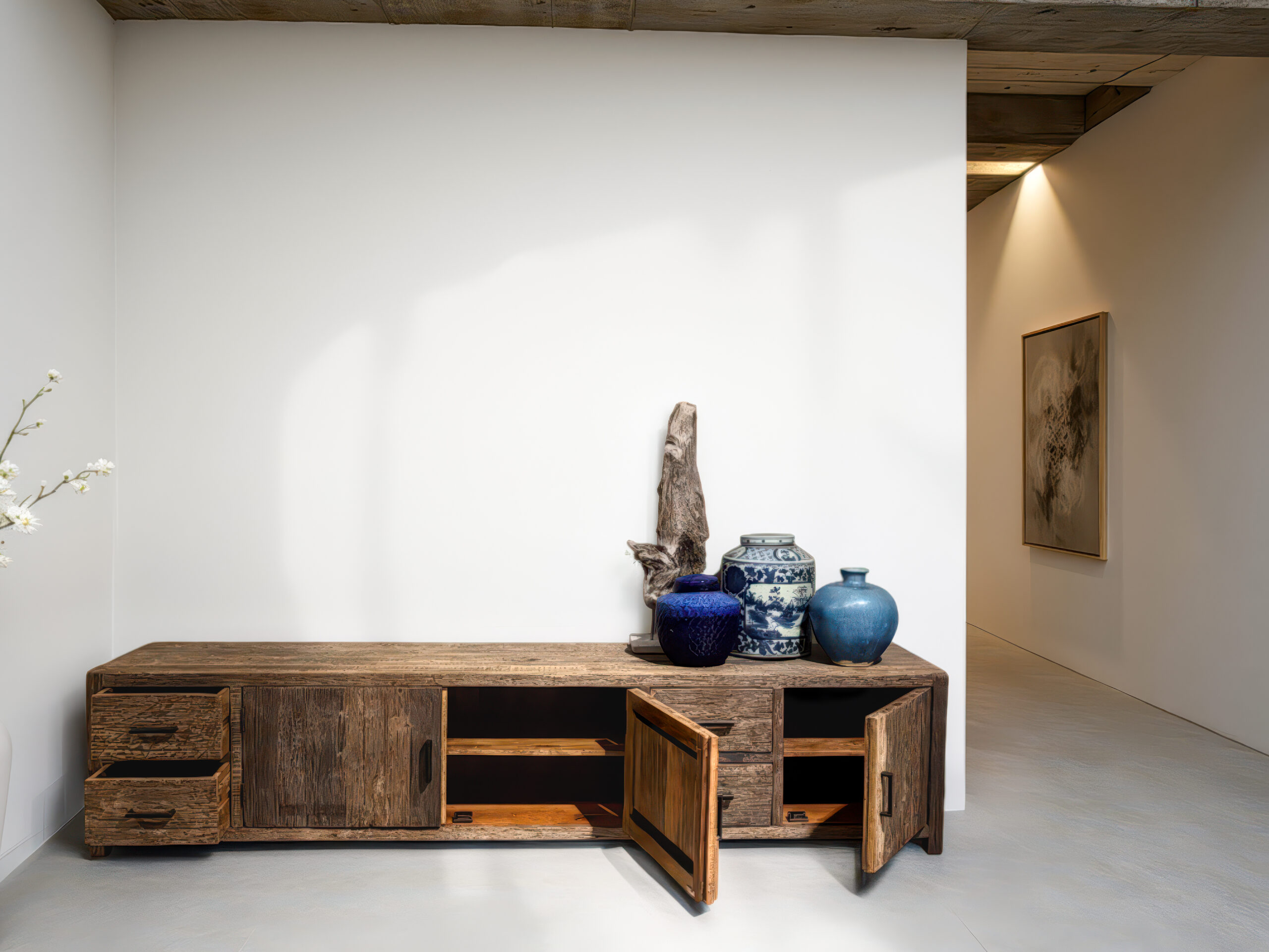 Meubel met een geleefde uitstraling, ideaal voor een landelijke of bohemian stijl