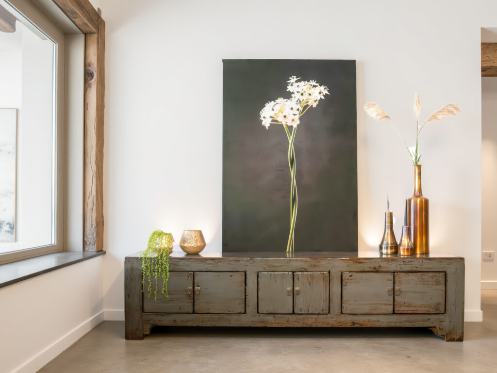 Tv-meubel van oud Chinees hout met hoogglans finish, straalt karakter en luxe uit