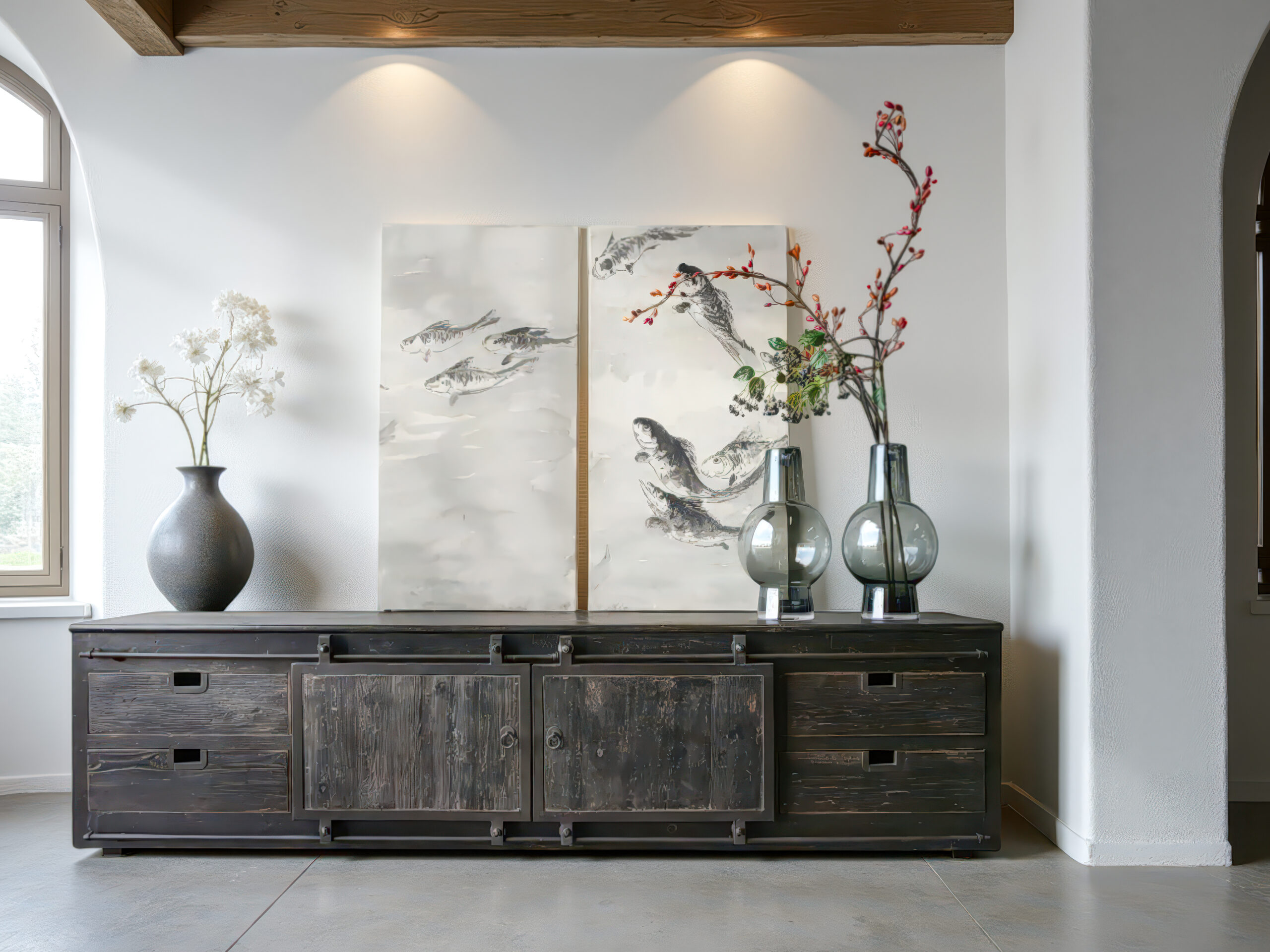 Industrieel tv-meubel met een verweerde afwerking en zichtbare details