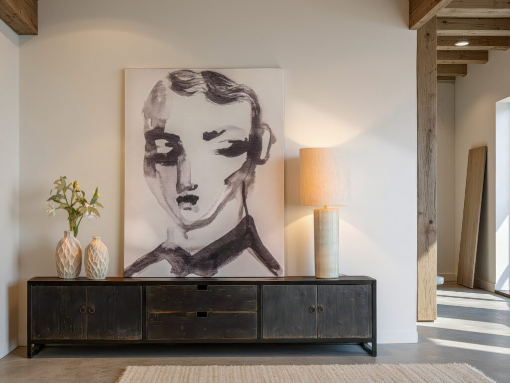 Stijlvol tv-meubel met een verweerde look en oosterse charme