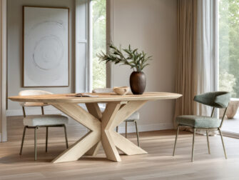 kiwi vorm tafel van eikenhout, ondersteund door een karakteristieke houten X-poot