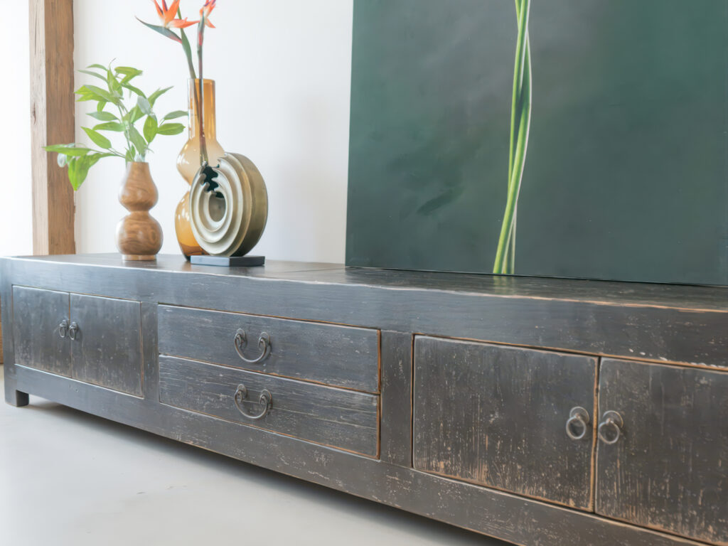 Sfeervol meubelstuk dat zowel praktisch als decoratief is