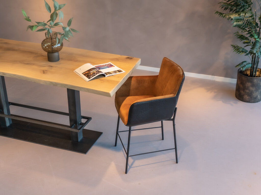 Barkruk Bavaro 65cm - velvet cognac - caiman black