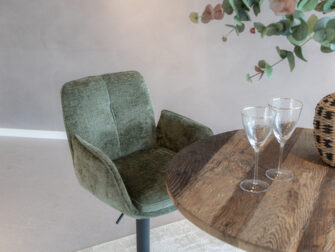 Barkruk met zacht gestoffeerde kuip, verstelbare zithoogte en snelle levering