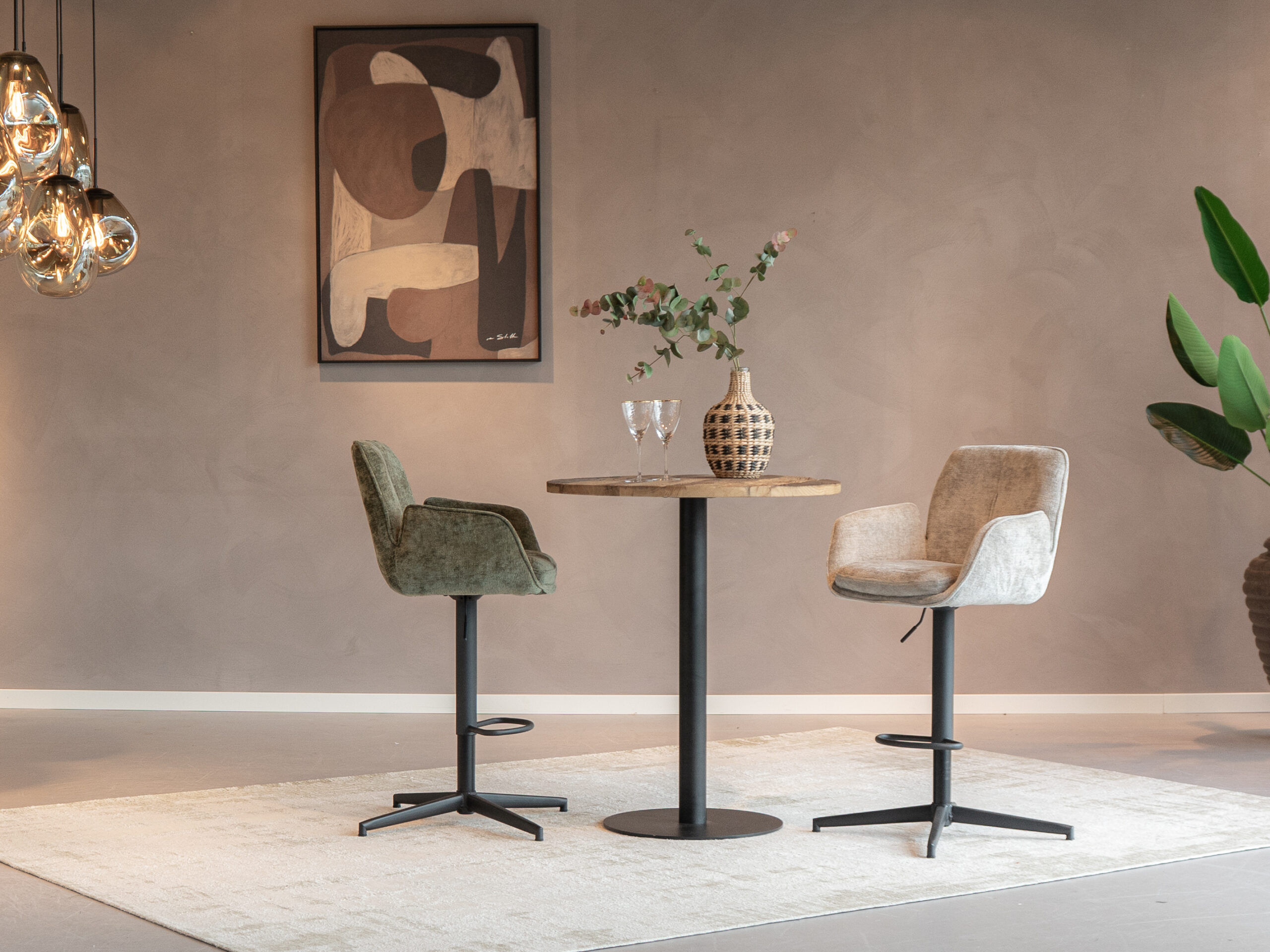 barkruk met in hoogte verstelbaar onderstel, direct uit voorraad leverbaar