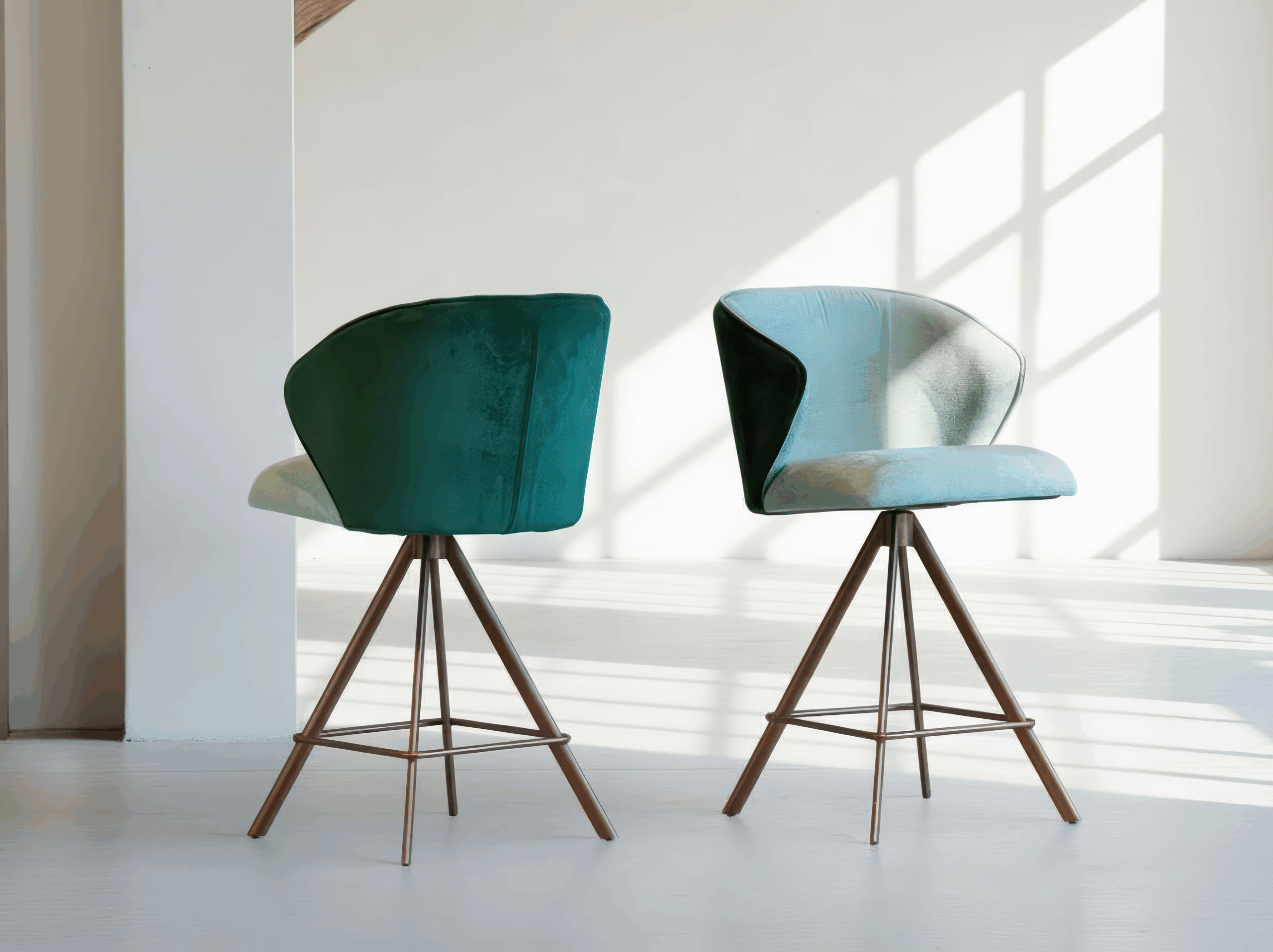 Barkruk Kayali - achterkant Eppic select kronos forest - voorkant Eppic select makalu pacific - onderstel j - zithoogte 65cm - metaalkleur brown copper