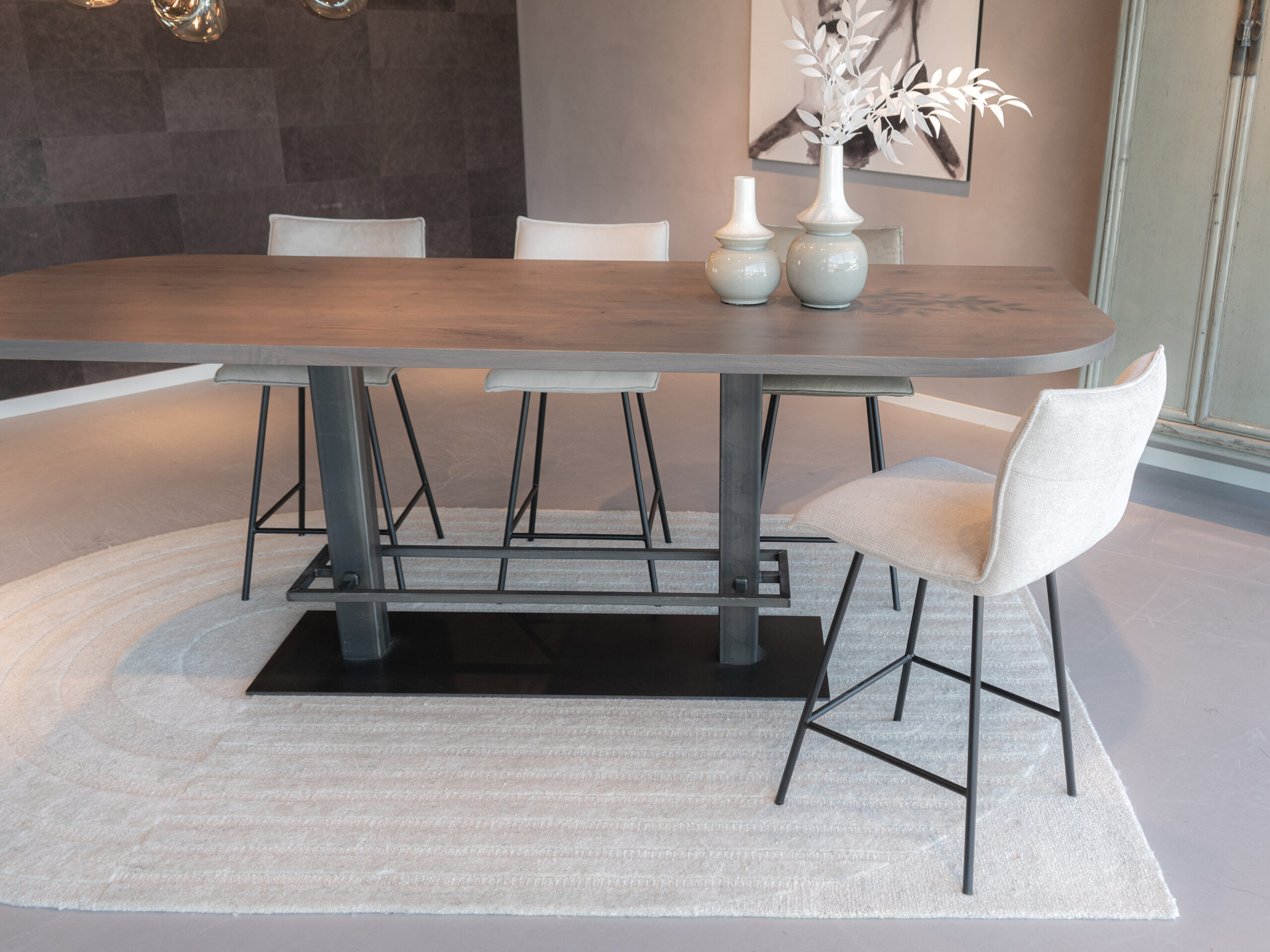 barkruk in diverse stoffen en materialen