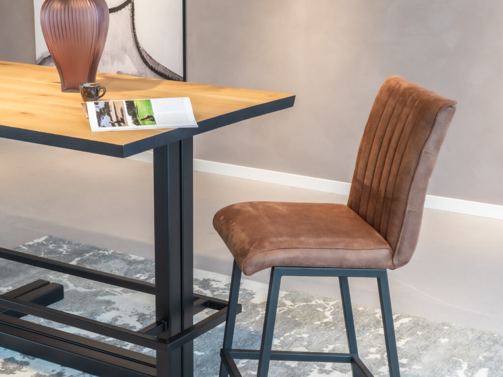 Barkruk Vertou Vertical zonder armleuning en bull tobacco bekleding.